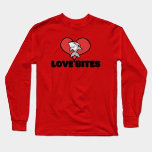 Loves bites shark Long Sleeve T-Shirt